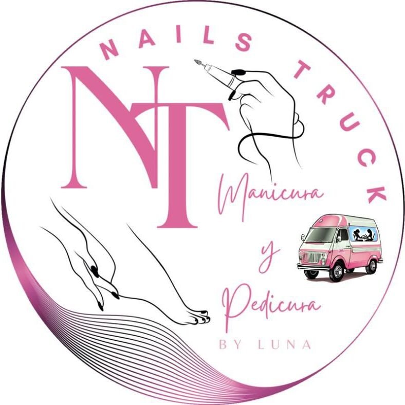 nailstruckbyluna.com